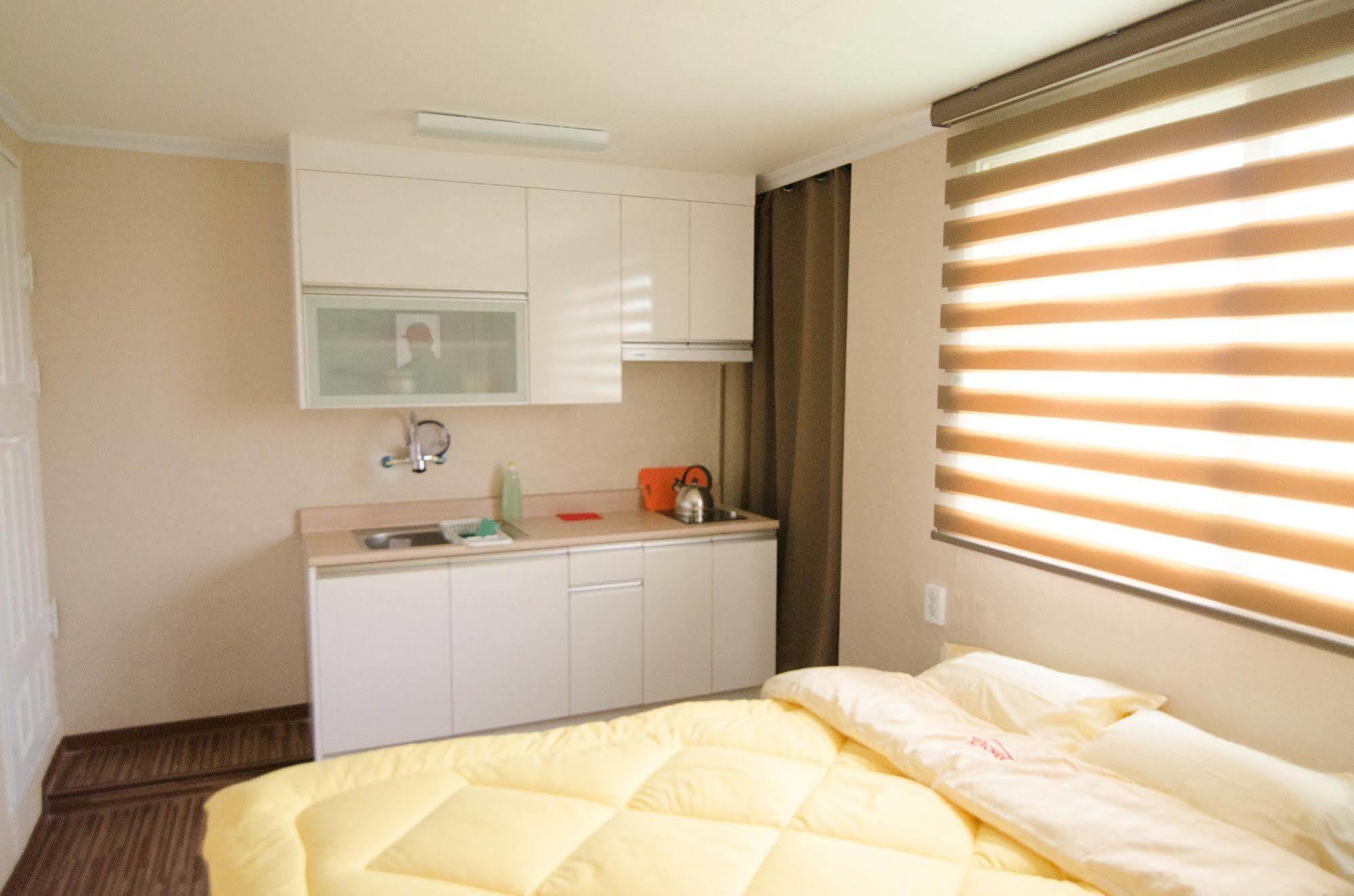 Yakorea Hostel Hongdae Seoul Exterior photo